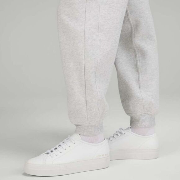 Lululemon Scuba High-Rise Relaxed Jogger Size 4 - Picture 3 of 9